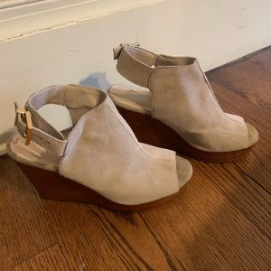 Kenneth Cole wedges